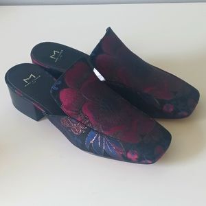 Marc Fisher SZ 7.5 Mules